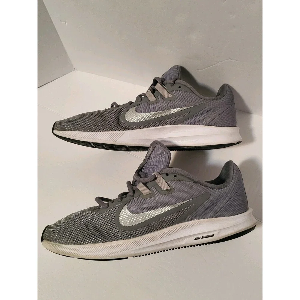 Nike Women’s Size 8 Downshifter 9 Gray & White Athletic Running Shoes - Picture 3 of 6